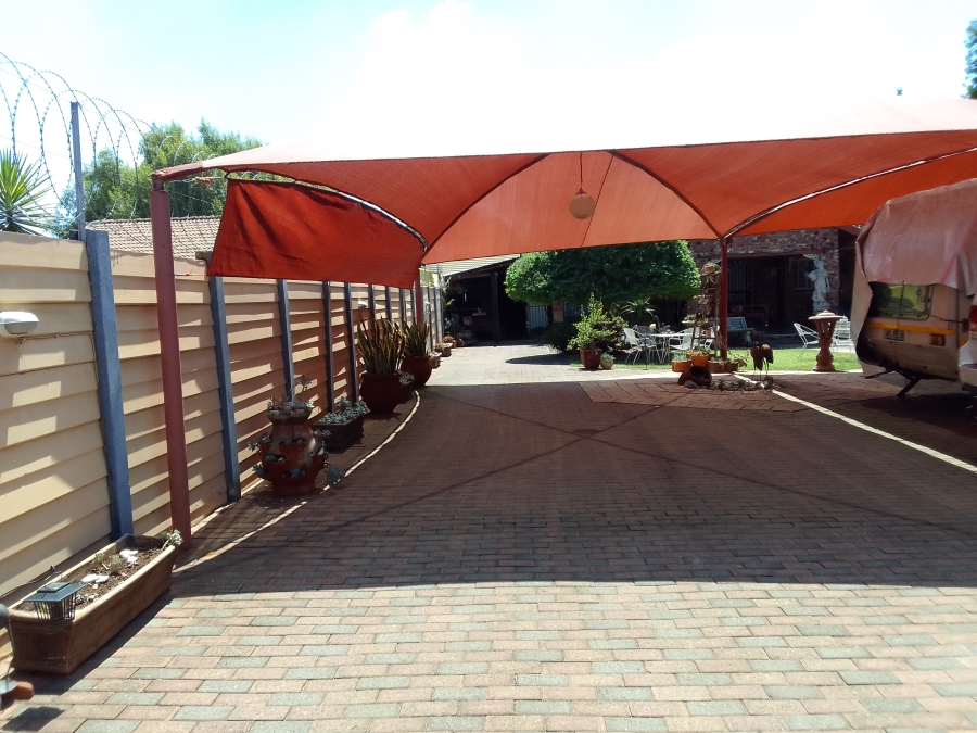 3 Bedroom Property for Sale in Oos Einde North West